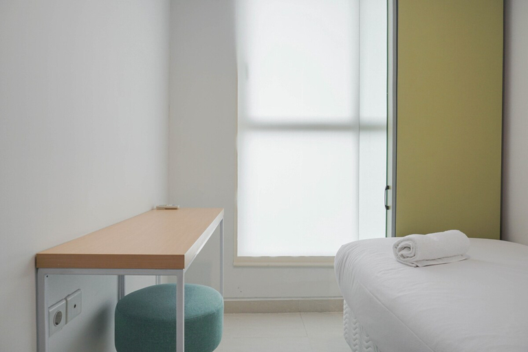 Bedroom 2, Luxurious 2Br at West Vista Apartment, West Jakarta