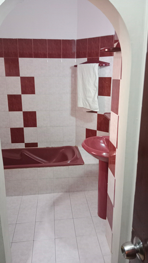 Bathroom 4, Seaview Lodge, Karachi