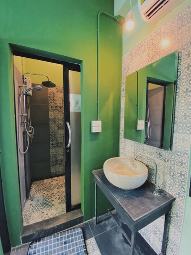 Bathroom 4, ChiangMai Moli INN - Hostel, Muang Chiang Mai