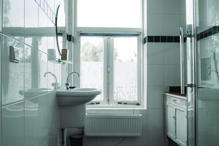 Bathroom 2, Bed and Breakfast du Parc, Zaanstad