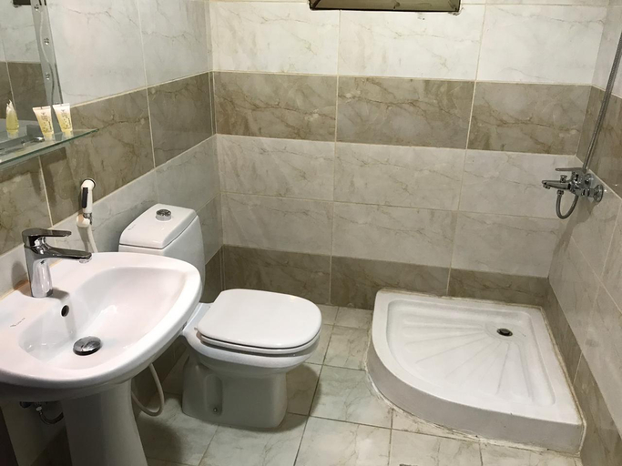 Bathroom, Al Mamoun Hotel, Al Madinah Al Munawwarah