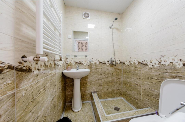 Bathroom 3, Hotel Garbani, Kazbegi