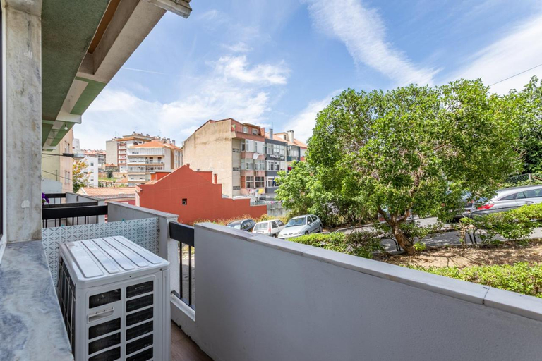Others 3, Real Home, Loures