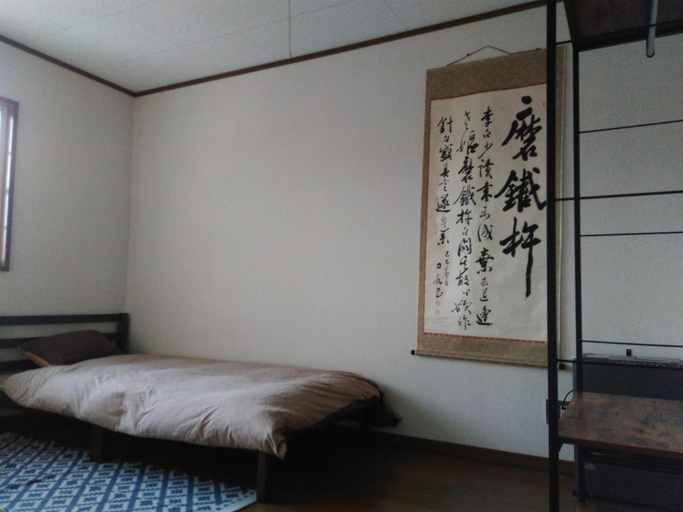 Bedroom, The Bohemians' Shelter, Hakuba