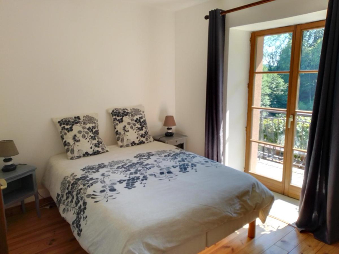 Bedroom 2, La Belle Charbonniere, Vosges