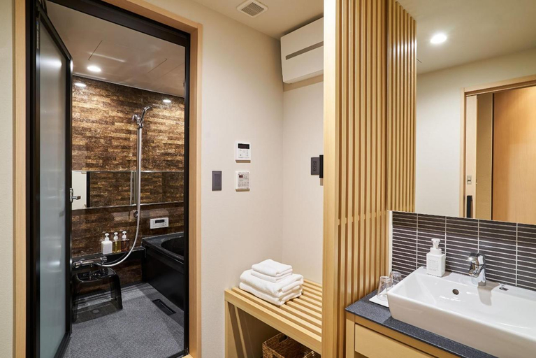 Bathroom 4, Lian Kanazawa, Kanazawa