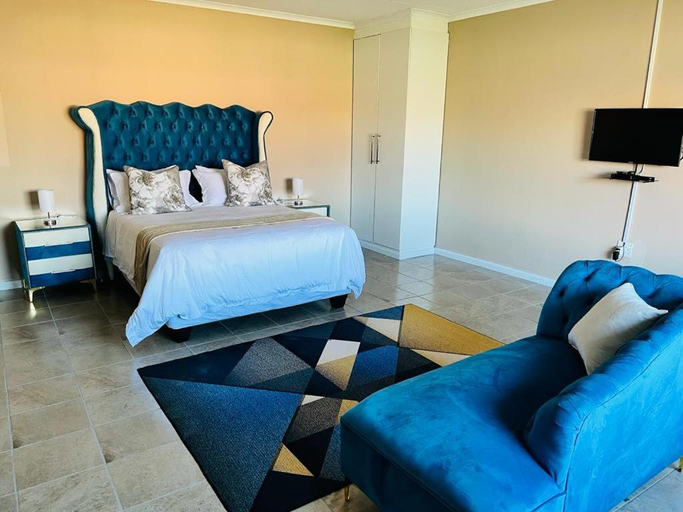 Bedroom 4, Aaron's Nest Bed and Breakfast, Uthukela