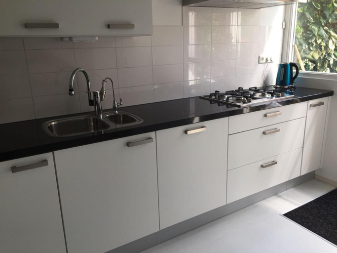 Others 4, Cozy room in residential Alkmaar - Free parking, Alkmaar