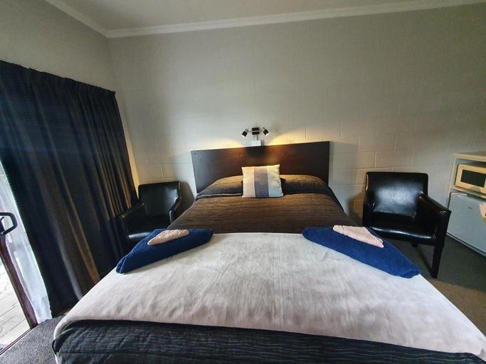 Bedroom 4, Matador Motel, Carterton