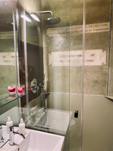 Bathroom 2, Massimago Wine Tower, Padua