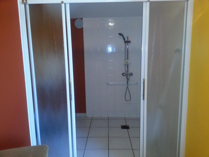 Bathroom 3, Chambres D'Hotes Le Domaine de la Marniere, Seine-Maritime
