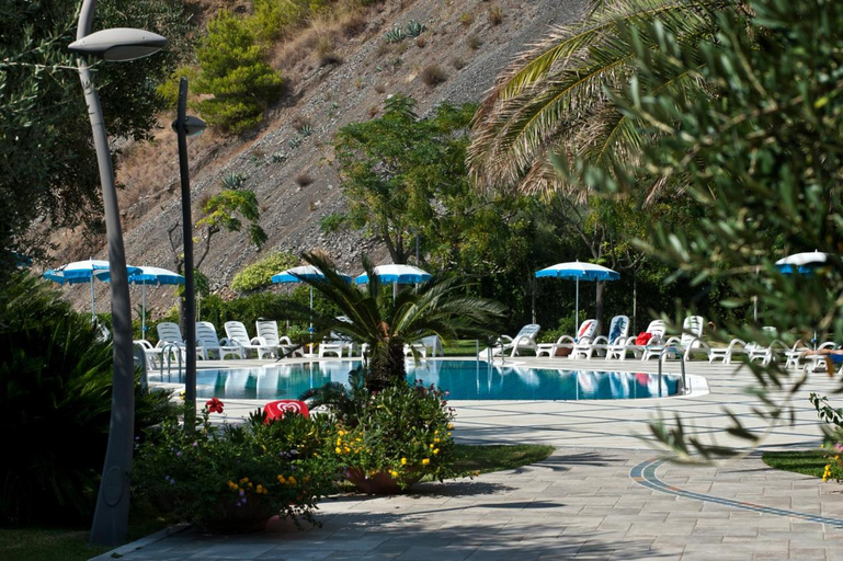 Others 5, Hotel Gabbiano, Savona