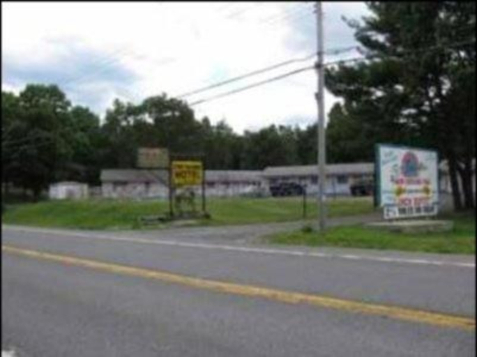Others 2, Four Seasons Motel, Greene