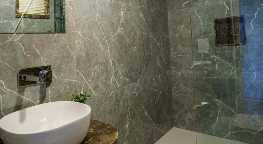 Bathroom 4, Stilly Inn, Bagmati