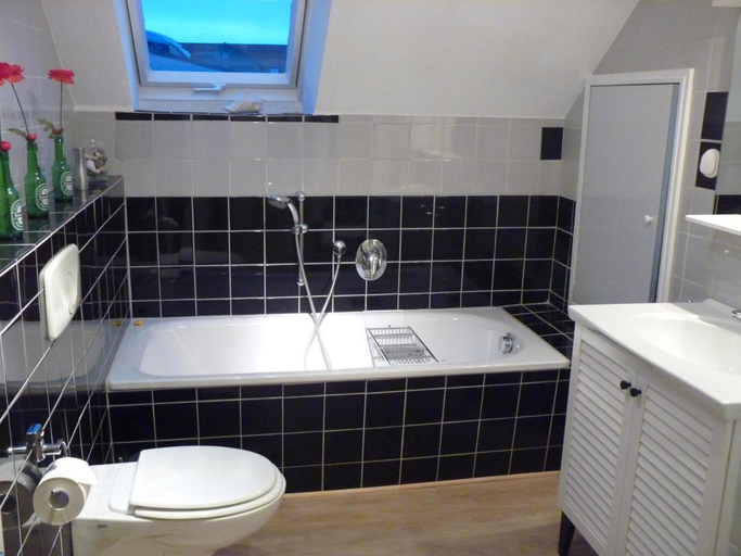Bathroom 2, Haus Tourneur, Soest