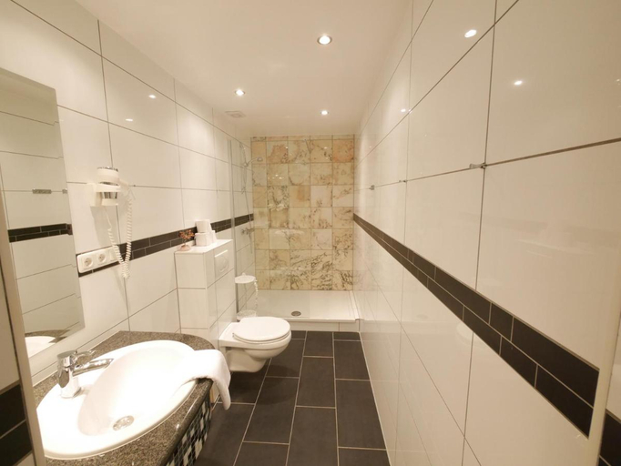 Bathroom, Hotel Rotdorn, Berlin