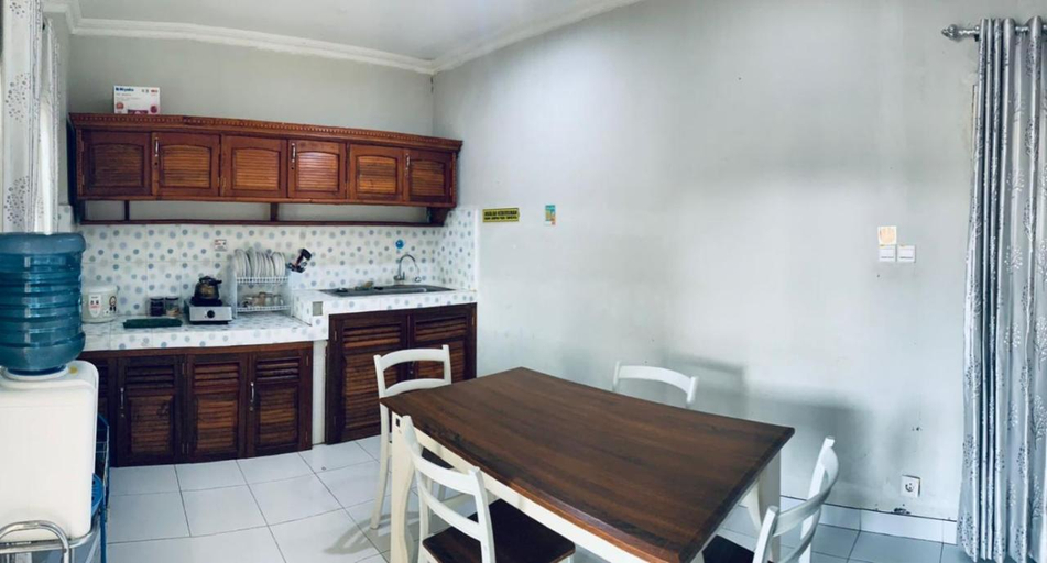 Others 4, Mandi Angin "Syariah" Homestay, Bukittinggi