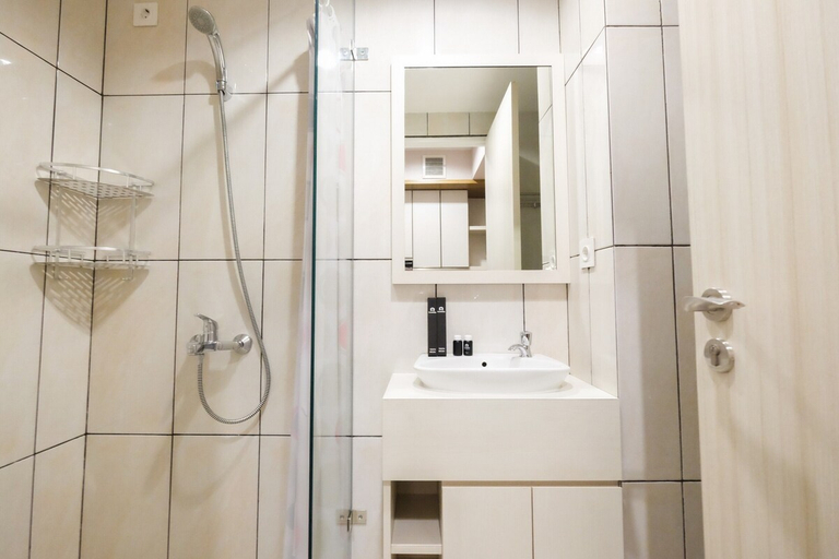 Bathroom 3, Best Furnished Studio @ Grand Kamala Lagoon Apartment, Bekasi