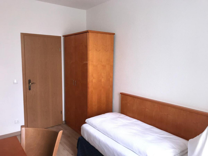 Bedroom 5, BFF Airport Messe Schlaf - Dusseldorf, Düsseldorf