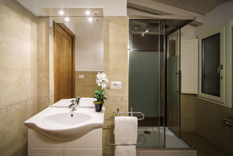 Bathroom 2, Sanctuary Armony, Sassari
