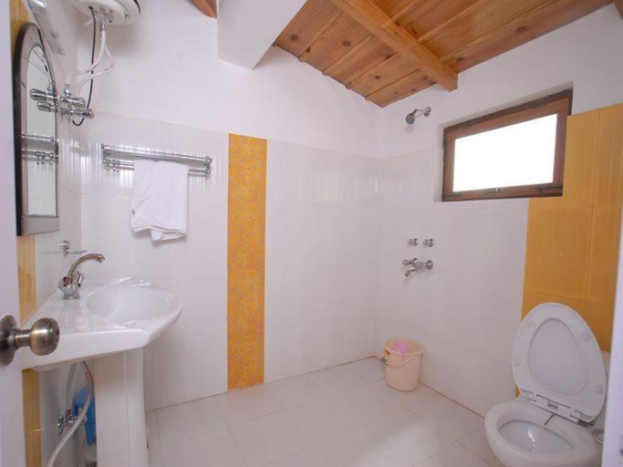 Bathroom 4, Ojaswi Resort, Pithoragarh