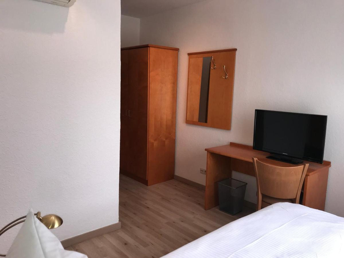 Bedroom 2, BFF Airport Messe Schlaf - Dusseldorf, Düsseldorf