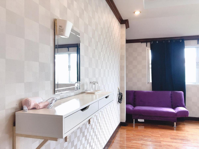 Bathroom 4, 24 Hostel Donmuang, Don Muang