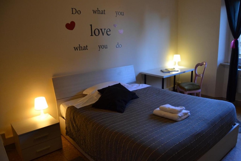Bedroom, You & Me, Pisa
