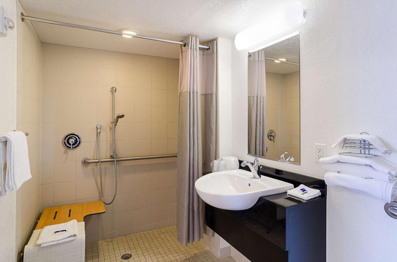 Bathroom, Motel 6 Denver Central, Denver