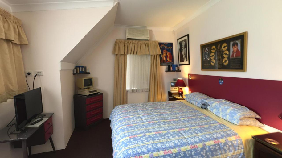 Bedroom 3, Aarn House B&B Airport Accommodation, Belmont