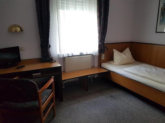 Bedroom 2, Traube Hotel Oeffingen, Rems-Murr-Kreis