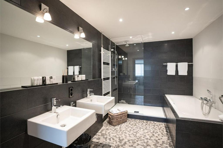 Bathroom 4, Hotel Laurabos, Weert