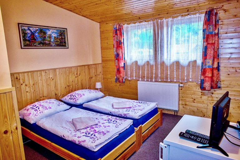Bedroom 2, Penzion Radosov ubytovani v soukromi, Karlovy Vary