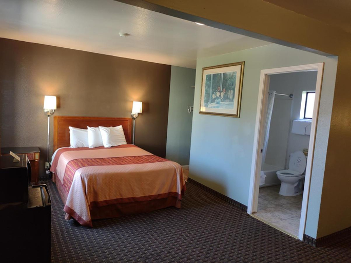 Bedroom 2, Economy Inn Richmond, Contra Costa