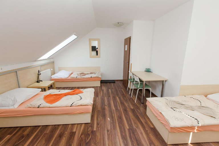 Bedroom 4, Penzion Hviezda, Bratislava II