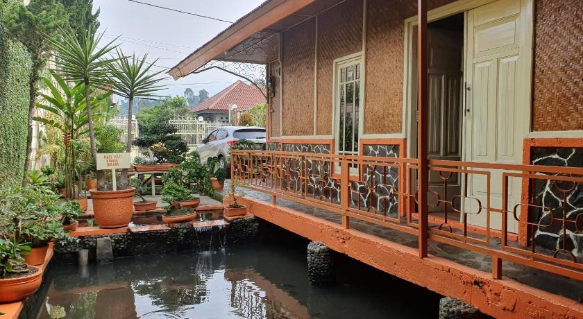 Exterior & Views 2, Villa Daffa Ciwidey - for family events & leisures, Bandung