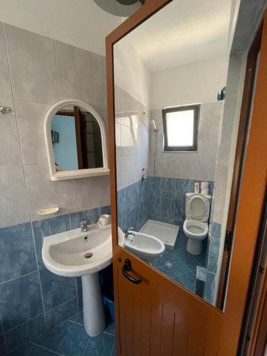 Bathroom, Festim hotel, Durrësit
