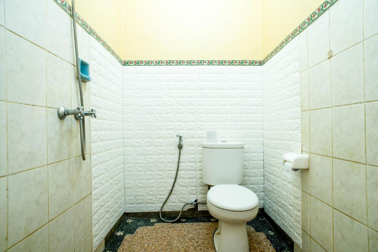 Bathroom, I Gusti Nyoman Oka Hostel and Homestay, Gianyar