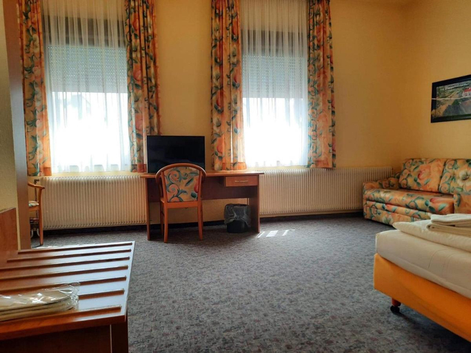 Bedroom 4, Traube Hotel Oeffingen, Rems-Murr-Kreis