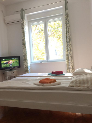 Bedroom 5, Cricket Park Hostel, Belgrade