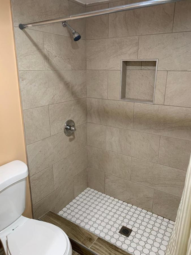 Bathroom 3, Budget Inn Motel, Marion