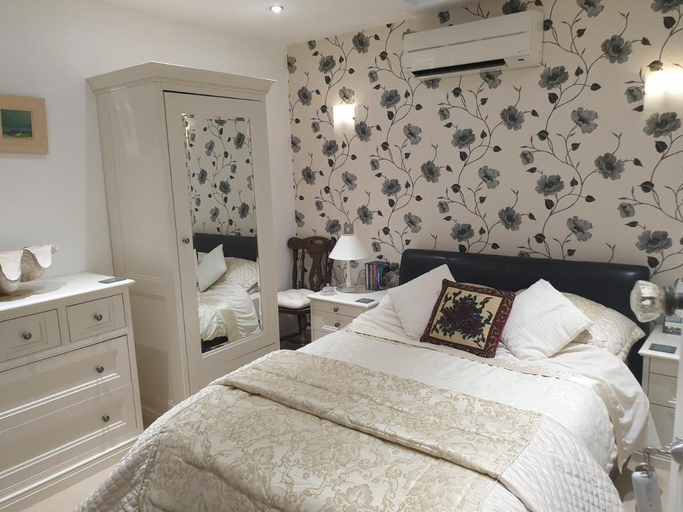 Bedroom 5, Best Area Close to Leeds Centre, Leeds