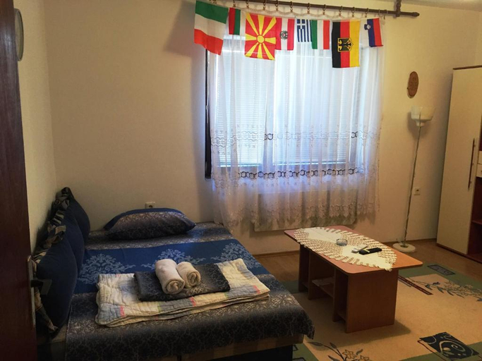Others, Nis Apartman, Niš