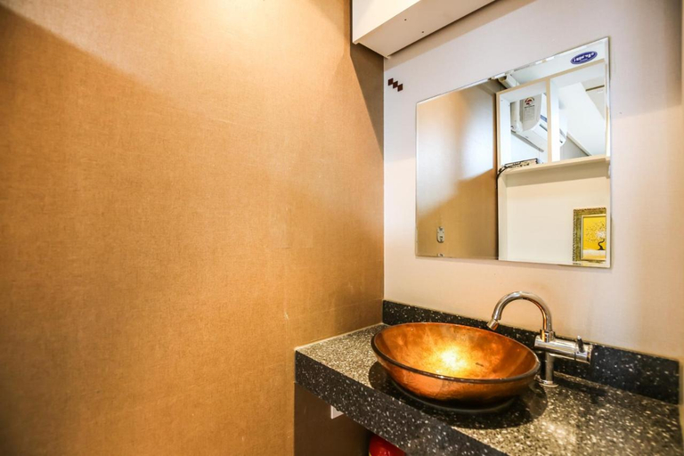Bathroom 5, Residence Hotel Line, Daedeok