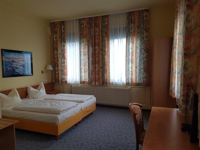 Bedroom 5, Traube Hotel Oeffingen, Rems-Murr-Kreis