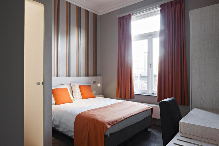 Bedroom 5, Hotel Duivels Paterke Harelbeeksestraat 29, 8500 Kortrijk, West-Vlaanderen