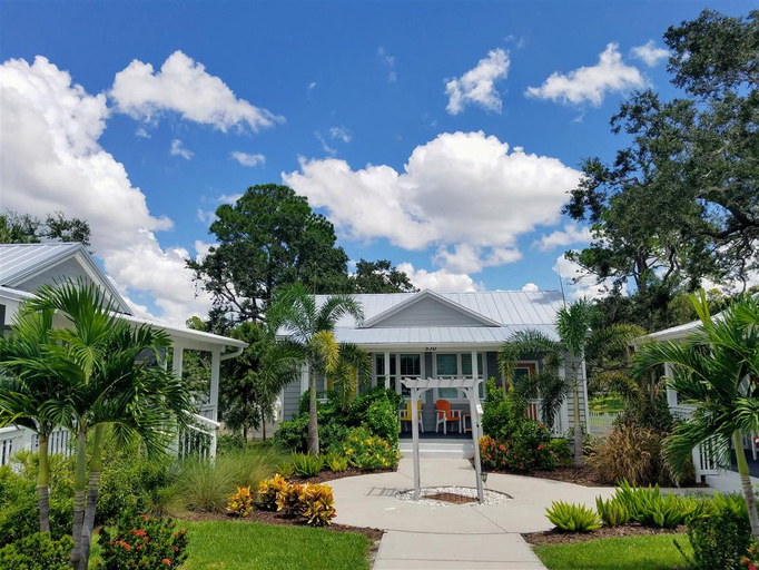 Exterior & Views 1, Sunny Side Cottages, Pinellas