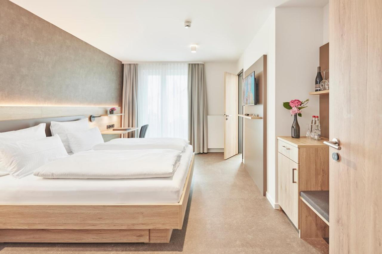 Bedroom 2, Aircondition - Gastehaus Bauer - Schlafen auf dem urbanen Weingut, Heilbronn