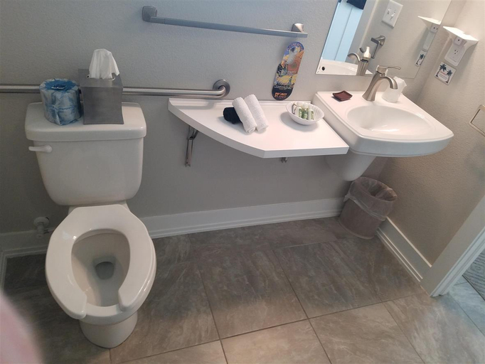 Bathroom, Sunny Side Cottages, Pinellas