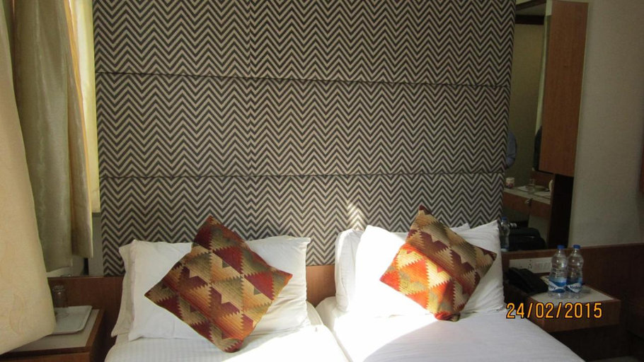 Bedroom 3, Empire Hotel - Grant Road, Mumbai City